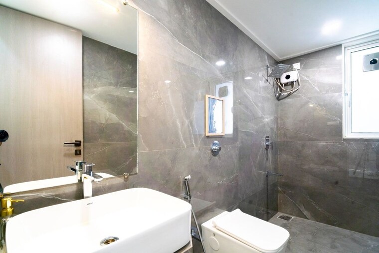 Bathroom, unique-aura-mumbai 3 Bedroom 1100 Sq.Ft. Apartment In Santacruz West Mumbai 10771150