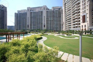 4 BHK Apartment – Exterior View View at DLF Park Place, Sector 54 - for Rent