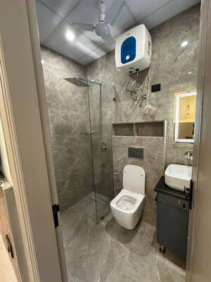 Bathroom in 1 BHK Builder Floor at Sector 43 – for Rent