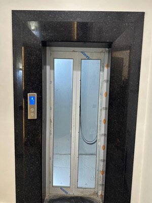 Building Lobby in 1 BHK Builder Floor at Sector 43 – for Rent