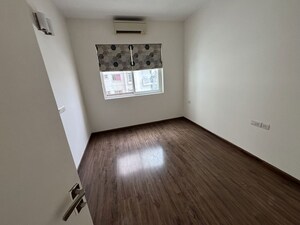 2 BHK Apartment For Sale in Emaar The Palm Drive-Palm Studios, Sector 66