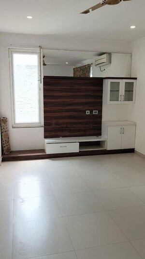 Furnished Amenities in 4 BHK Apartment at Kokapet – for Rent