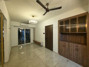 Room in 2 BHK Apartment at Smart World Orchard, Sector 61 – for Rent