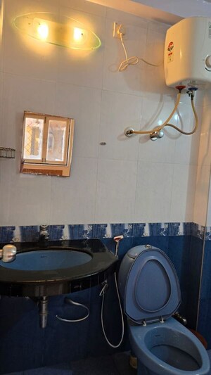 Bathroom in 3 BHK Apartment at Dona Paula – for Rent