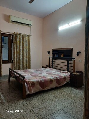 2 BHK Independent House For Rent in Sector 10