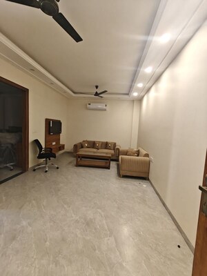 2 BHK Builder Floor For Rent in Sector 52