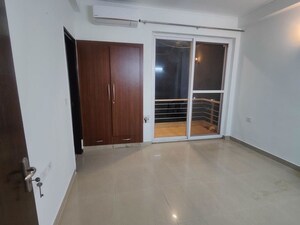 Room in 4 BHK Apartment at Orchid Island, Sector 51 – for Rent