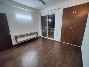 Room in 4 BHK Apartment at Orchid Island, Sector 51 – for Rent
