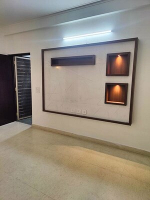 Room in 4 BHK Apartment at Orchid Island, Sector 51 – for Rent