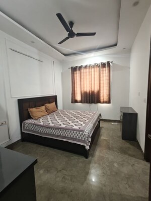 Bedroom in 2 BHK Builder Floor at Sector 52 – for Rent