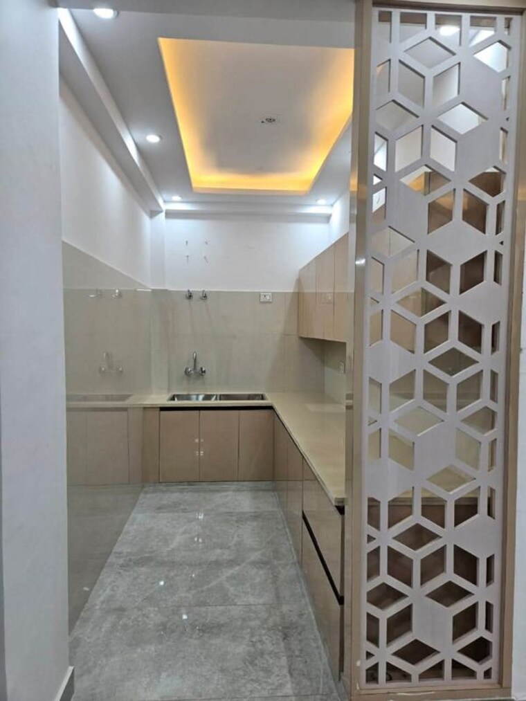 Kitchen, freedom fighters enclave 3 Bedroom 1900 Sq.Ft. Apartment In Freedom Fighters Enclave Delhi 10771270