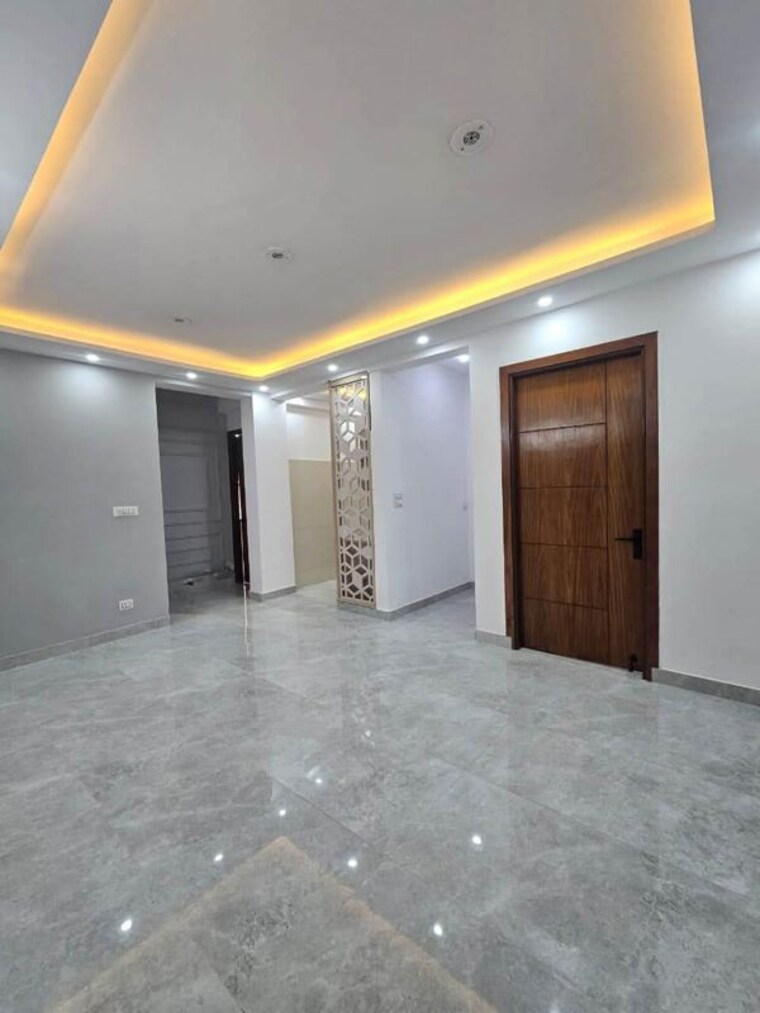 Room, freedom fighters enclave 3 Bedroom 1900 Sq.Ft. Apartment In Freedom Fighters Enclave Delhi 10771270