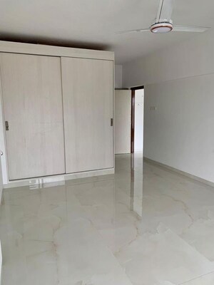 Room in 2 BHK Apartment at Bandra West – for Sale