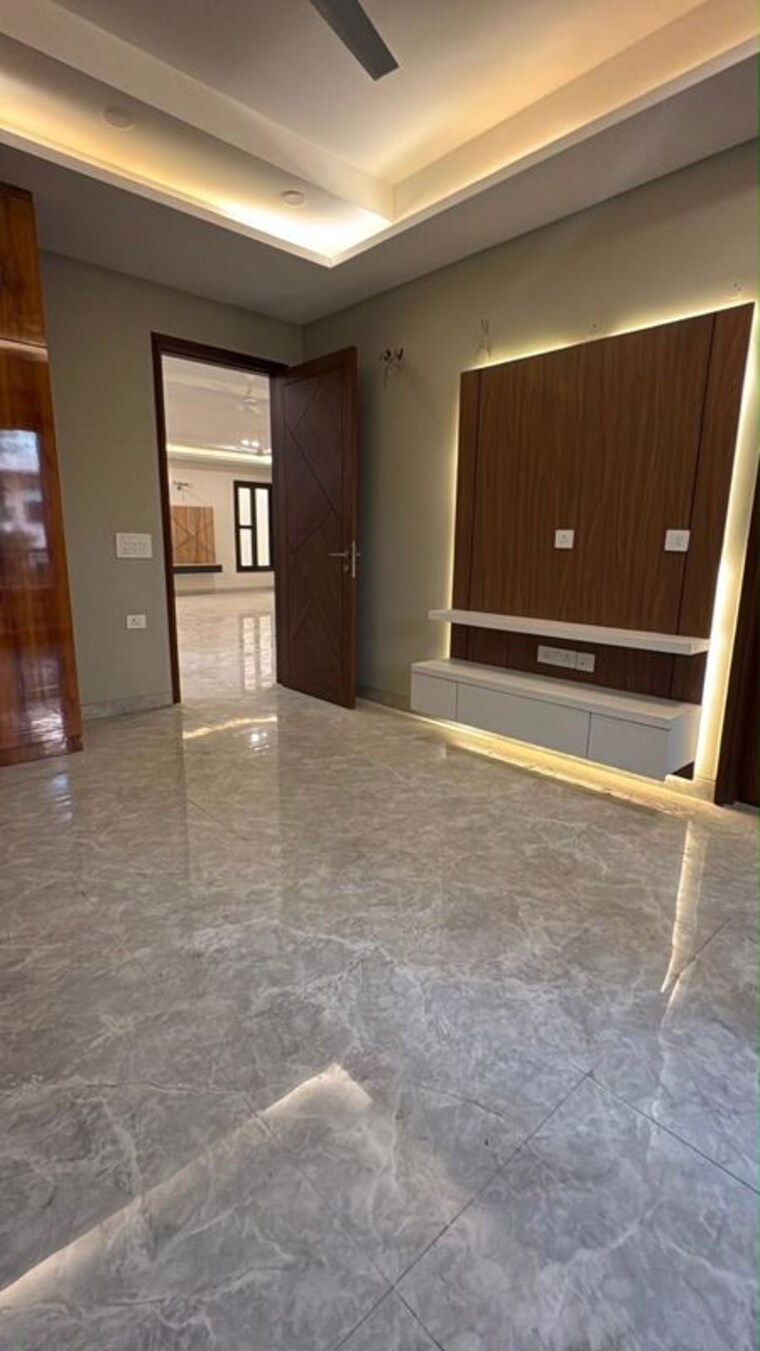 Room, palam vihar 4 Bedroom 360 Sq.Yd. Builder Floor In Palam Vihar Gurgaon 10771321