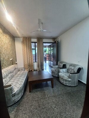 1 BHK Builder Floor For Rent in Sector 42