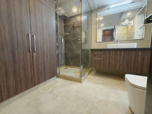 Bathroom in 3.5 BHK Apartment at Parsvnath Exotica, Sector 53 – for Rent