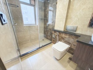 Bathroom in 3.5 BHK Apartment at Parsvnath Exotica, Sector 53 – for Rent