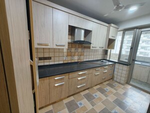 Kitchen in 3.5 BHK Apartment at Parsvnath Exotica, Sector 53 – for Rent