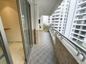 Balcony in 3.5 BHK Apartment at Parsvnath Exotica, Sector 53 – for Rent