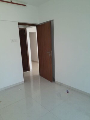 Room in 2 BHK Apartment at Romell Allure, Borivali East – for Rent