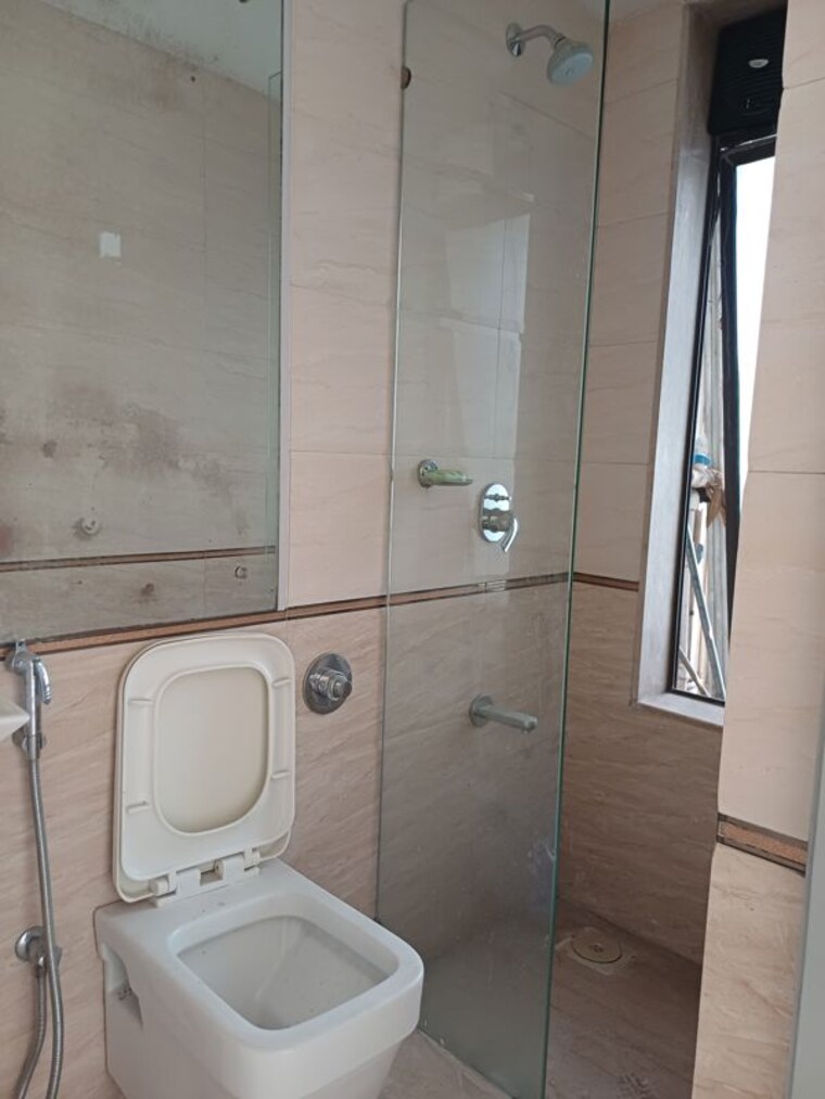 Bathroom, dlh-sorrento 5 Bedroom 2200 Sq.Ft. Apartment In Veera Desai Road Mumbai 10771339