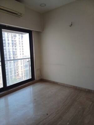 Furnished Amenities in 5 BHK Apartment at DLH Sorrento, Veera Desai Road – for Sale