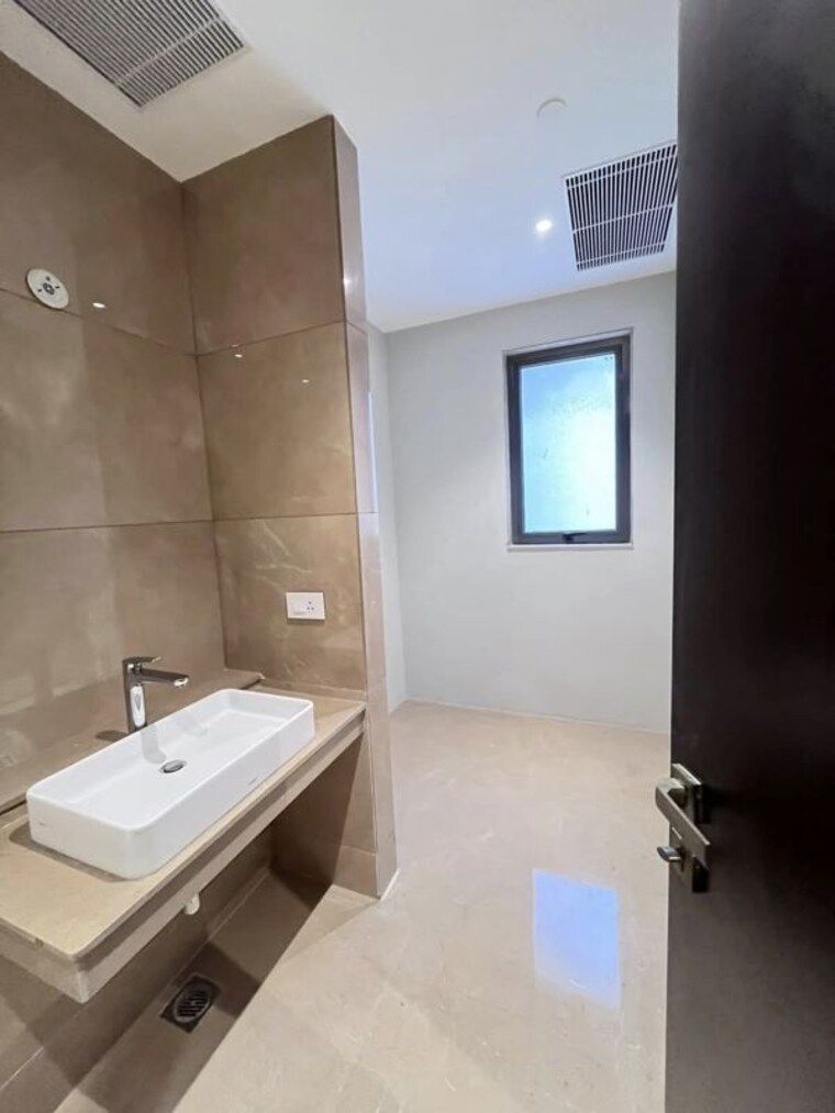 Bathroom, suncity-platinum-towers 3 Bedroom 2660 Sq.Ft. Apartment In Sector 28 Gurgaon 10771316