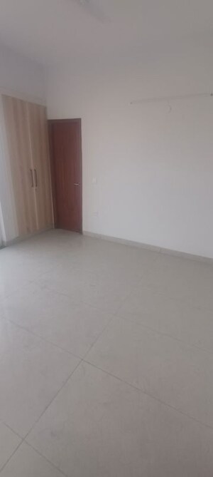 Room in 3 BHK Apartment at Urbtech Hilston, Sector 79 – for Rent