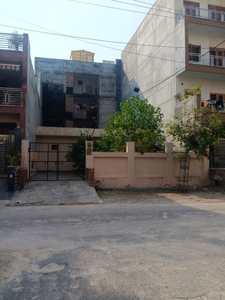 Exterior View, sector 51 4 Bedroom 300 Sq.Mt. Villa In Sector 51 Noida 10771336