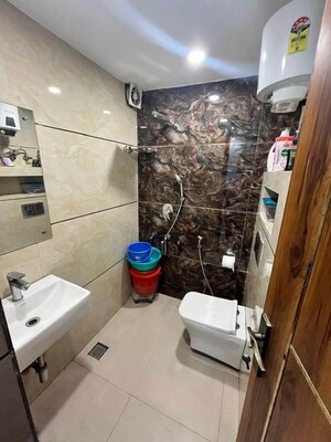 Team Area in 2 BHK Builder Floor at Lajpat Nagar – for Rent