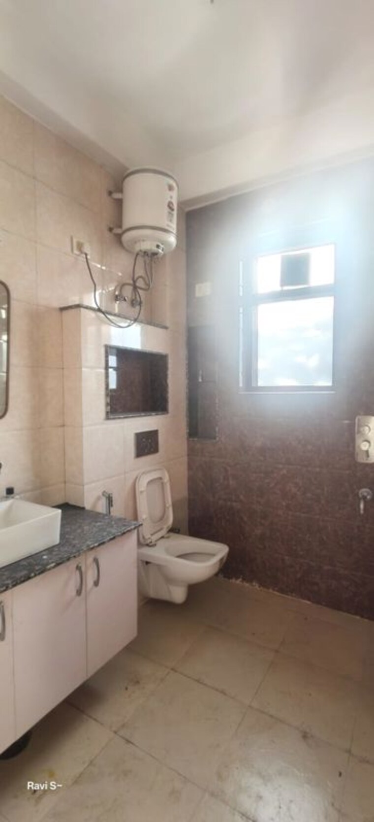 Bathroom, palam vihar 3 Bedroom 270 Sq.Yd. Builder Floor In Palam Vihar Gurgaon 10771362