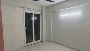 Room in 2 BHK Apartment at Tata Eureka Park, Sector 150 – for Rent
