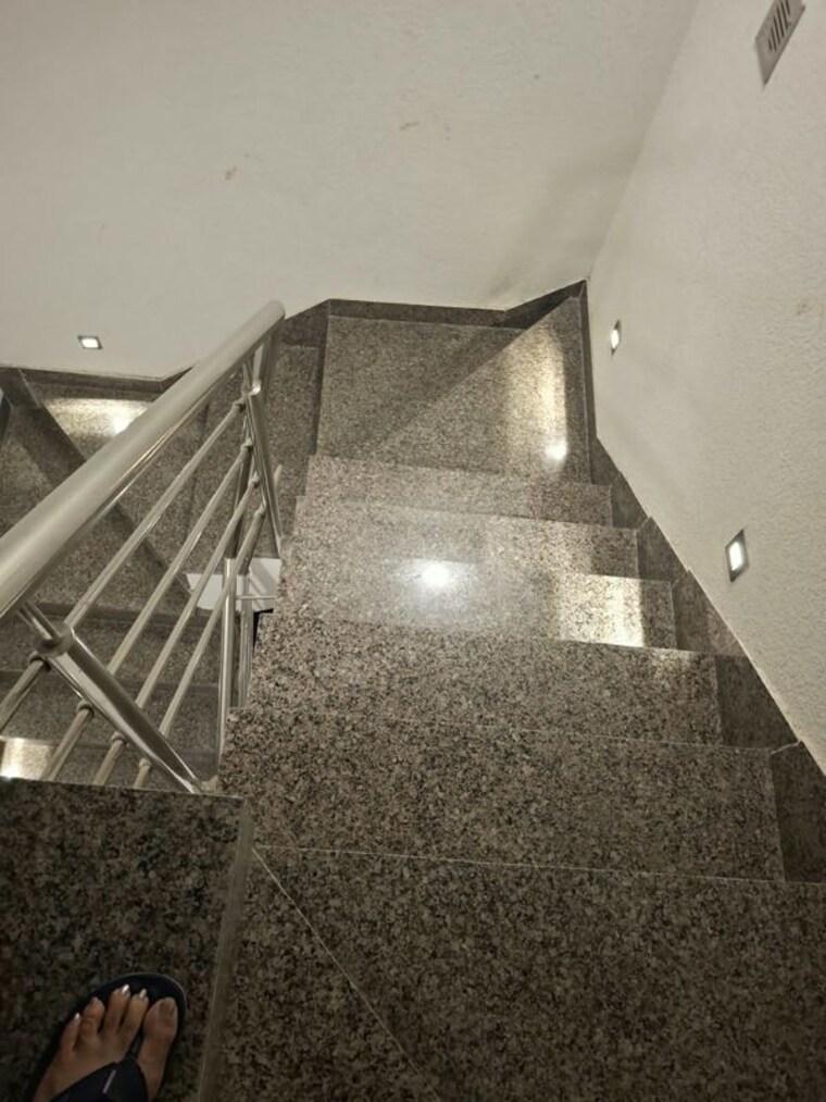 undefined, lajpat nagar 4 1 RK 1200 Sq.Ft. Builder Floor In Lajpat Nagar 4 Delhi 10771377