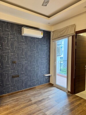 Room in 3 BHK Builder Floor at Anant Raj Ashok Estate, Sector 63a – for Rent