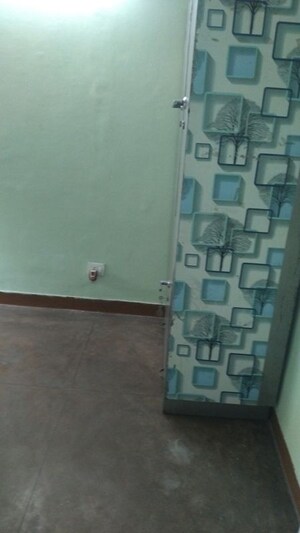 Master Plan in 2 BHK Apartment at Arun Vihar Sector 37, Sector 37 – for Rent