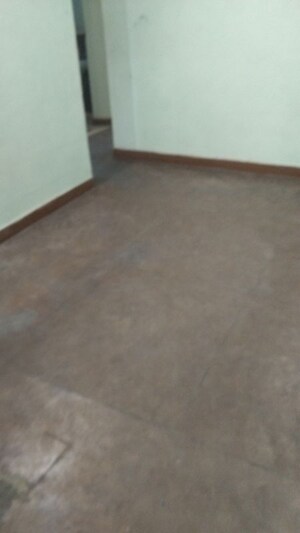 Room in 2 BHK Apartment at Arun Vihar Sector 37, Sector 37 – for Rent