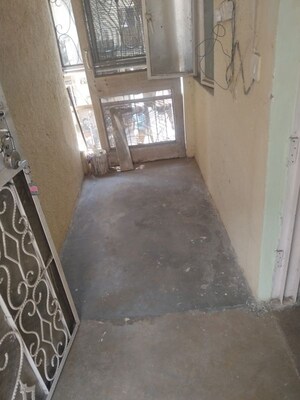 Parking in 2 BHK Apartment at Arun Vihar Sector 37, Sector 37 – for Rent