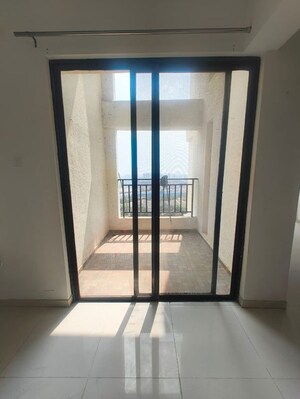 Room in 2 BHK Apartment at Majestique City, Wagholi – for Rent