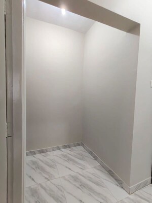 Room in 2 BHK Apartment at Sobhaniye Riddhi Siddhi Apartment, Matunga East – for Rent