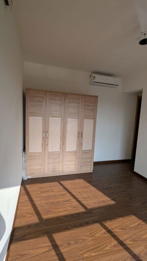2 BHK Apartment For Sale in Shreedham Classic, Goregaon West