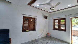 Room in 2 BHK Apartment at Manikonda – for Rent