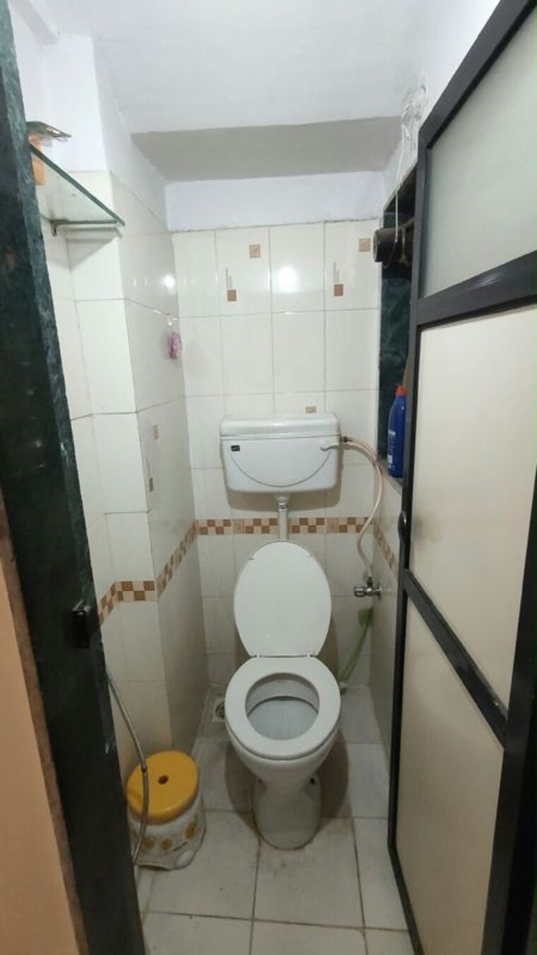 Bathroom, gangotri-apartments-tilak-nagar 1 Bedroom 350 Sq.Ft. Apartment In Tilak Nagar Mumbai 10771406