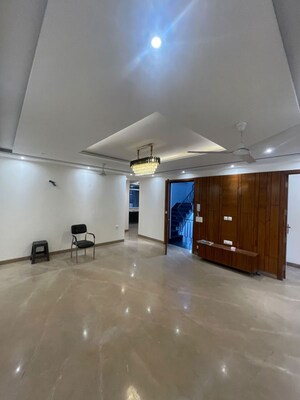 Room in  Builder Floor at Sector 45 – for Rent