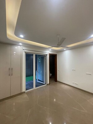 Room in  Builder Floor at Sector 45 – for Rent