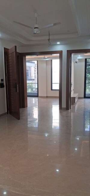 Room in  Builder Floor at Sector 57 – for Rent