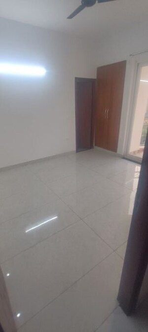 Room in 3.5 BHK Apartment at Urbtech Hilston, Sector 79 – for Rent