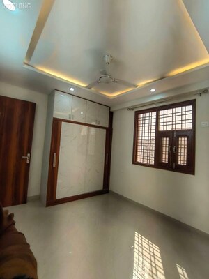 Room in 2 BHK Builder Floor at Saket – for Rent