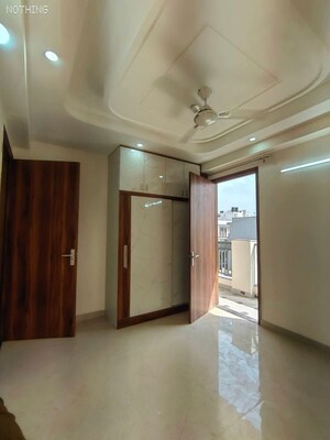 Room in 2 BHK Builder Floor at Saket – for Rent
