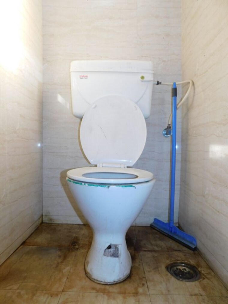 Bathroom, sindhi-society 3 Bedroom 1200 Sq.Ft. Apartment In Chembur Mumbai 10771519