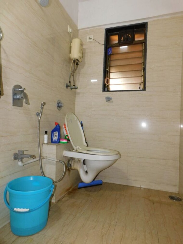 Bathroom, sindhi-society 3 Bedroom 1200 Sq.Ft. Apartment In Chembur Mumbai 10771519